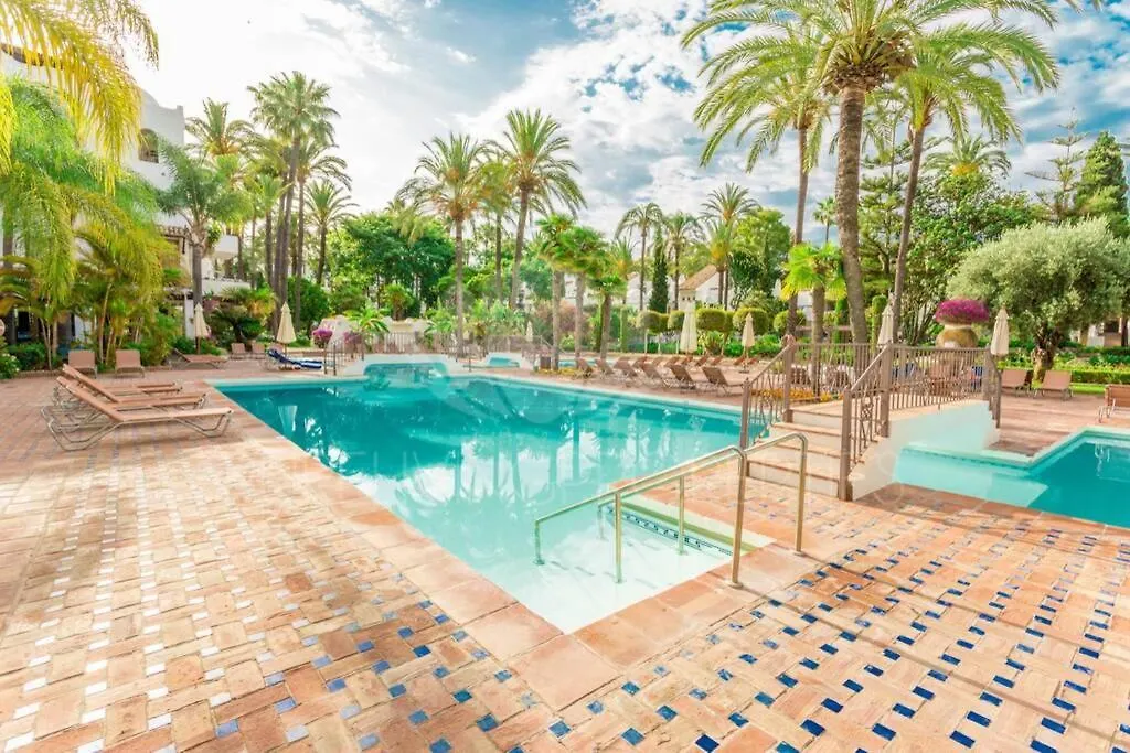 Puerto Banus Beach/Alcazaba Marbella Daire