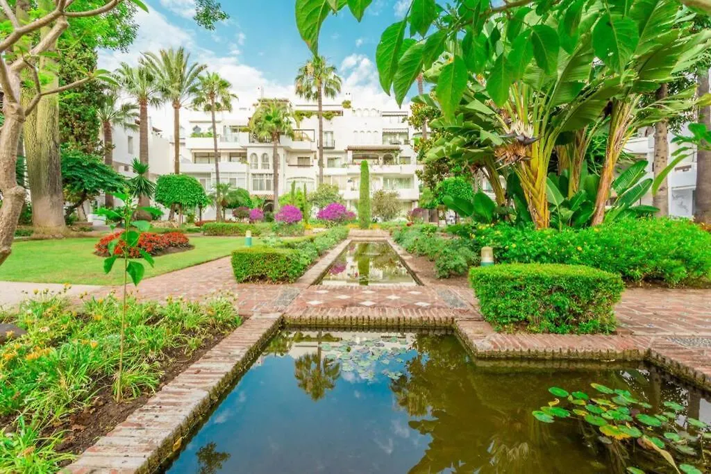 Puerto Banus Beach/Alcazaba Marbella Daire